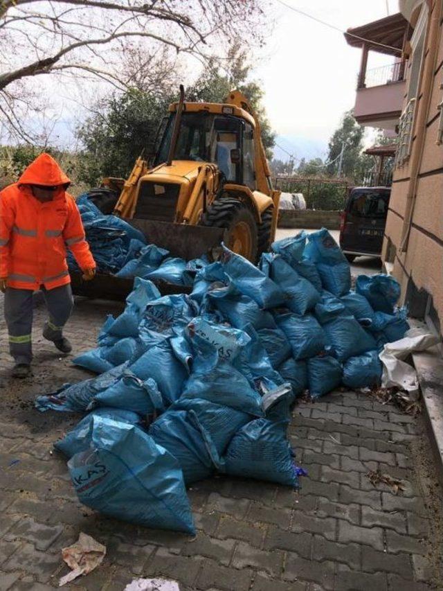 Samandağ Belediyesi Soba Ve Kalorifer K&uuml;llerini Topluyor 1
