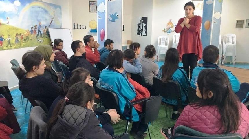 İzmit Belediyesi &Ccedil;ocukları Uyarıyor