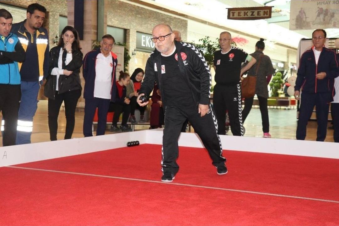 Huzurevi Sakinleri Bocce Turnuvası&rsquo;nda Yarıştı
