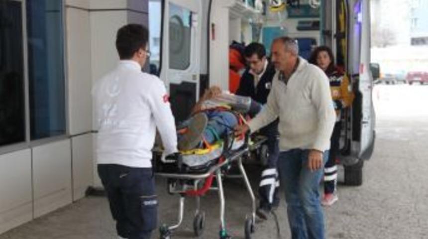 İnşaat İş&ccedil;isi 3 Metre Y&uuml;ksekten D&uuml;şt&uuml;