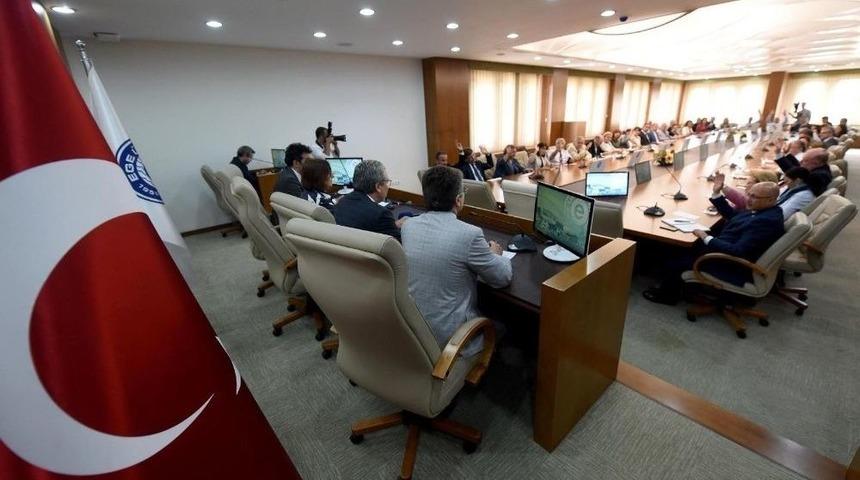 Ege &Uuml;niversitesi Senatosu Kud&uuml;s İ&ccedil;in Olağan&uuml;st&uuml; Toplandı