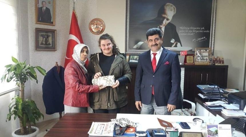 Dereceye Giren &Ouml;ğrencilere &Ouml;d&uuml;l