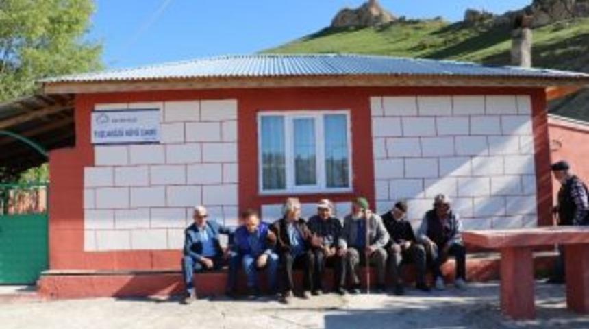 Cami K&ouml;yde, Minaresi Tepede