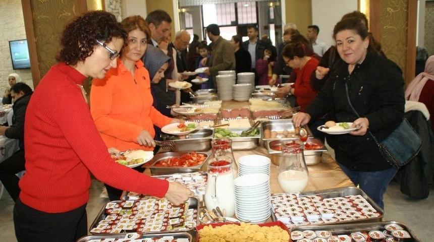 Engelsiz Yaşam Derneği&rsquo;nden Kahvaltı Etkinliği