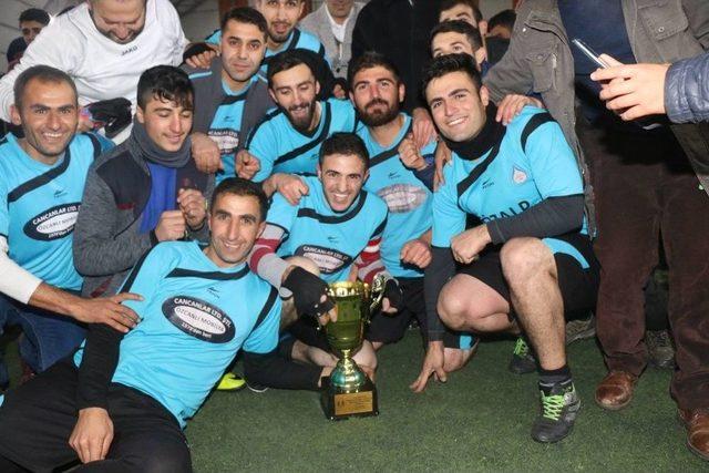 Özalp Belediyesi Halı Saha Futbol Turnuvası Tamamlandı