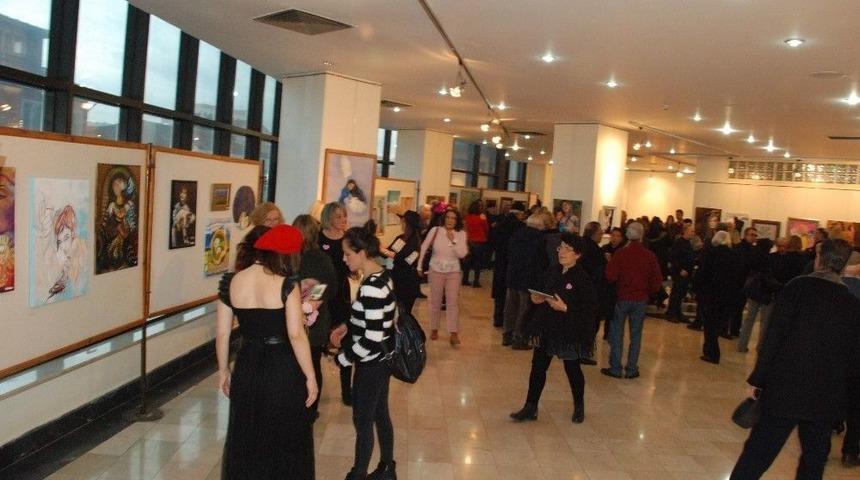 53 Ressamdan Kız Çocuklarına Armağan