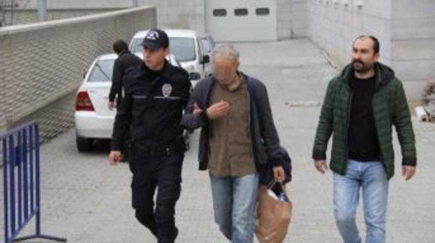 Samsun&rsquo;da Fet&ouml;&rsquo;n&uuml;n Gaybubet Evinde Yakalanan &Ouml;ğretmen Adliyeye Sevk Edildi