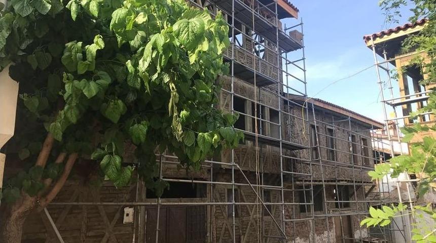 Başkan Şahin, Restorasyon Çalışmalarını Yerinde İnceledi