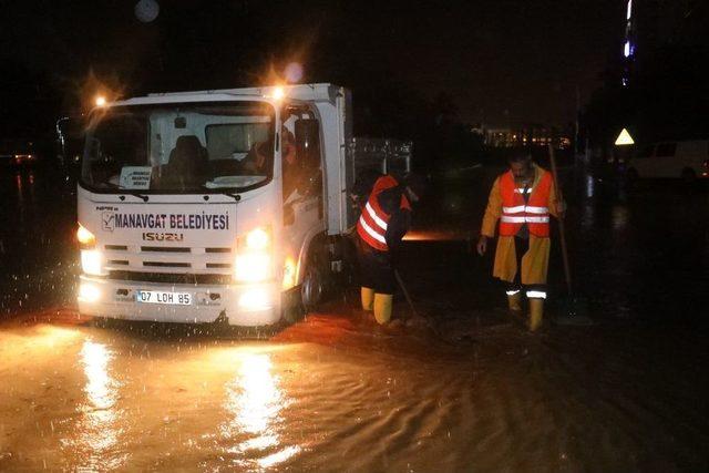 Manavgat’ta Şiddetli Yağış