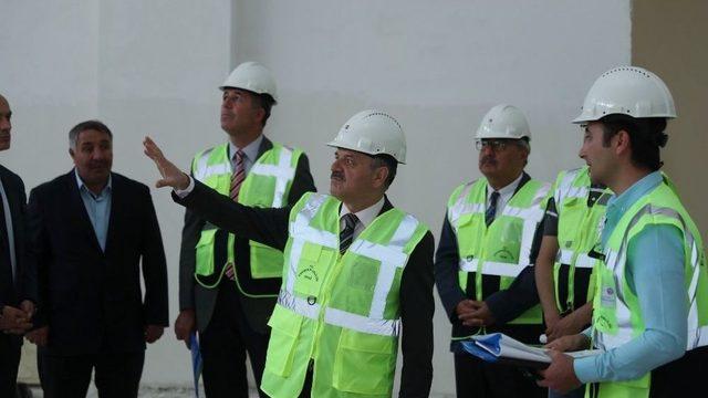 Vali Çakacak 112 Komuta Kontrol Merkezi İnşaatını Denetledi