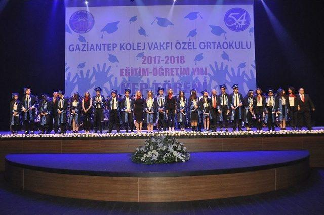 Gkv Ortaokulu 54. Yıl Mezunlarına Kep Töreni