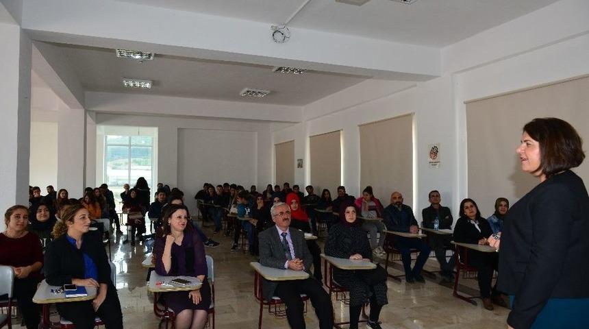 Hemşirelik &Ouml;ğrencilerinden &ldquo;şiddete Hayır&rsquo; Paneli&rdquo;