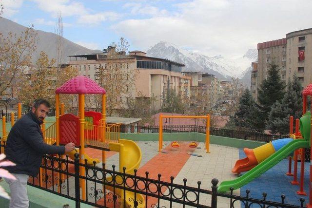 Hakkari’de Park Yenileme Çalışması