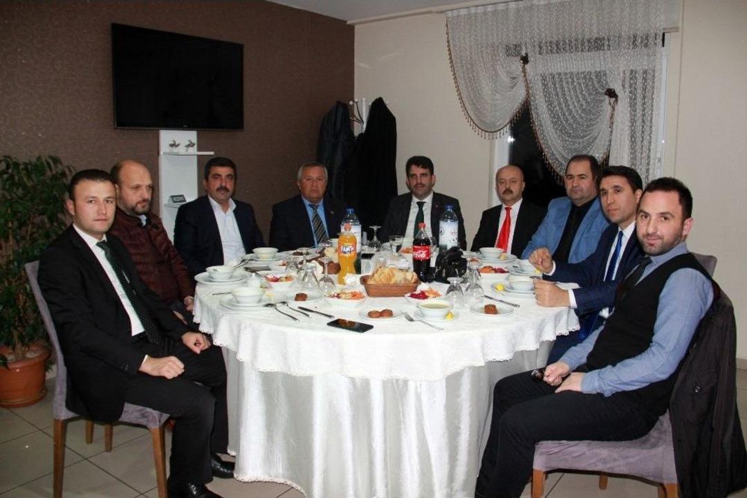 Başol, Ormanlı Beldesi&rsquo;nde Ki &Ouml;ğretmenlere Yemek Verdi