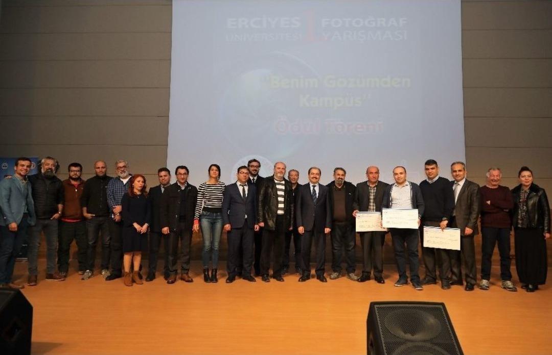 Er&uuml; Fotoğraf Yarışmasında Dereceye Girenler &Ouml;d&uuml;llendirildi