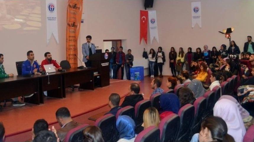 &Ouml;z İkizlerden &Ccedil;alışma Hayatı Ve Girişimcilik Konferansı
