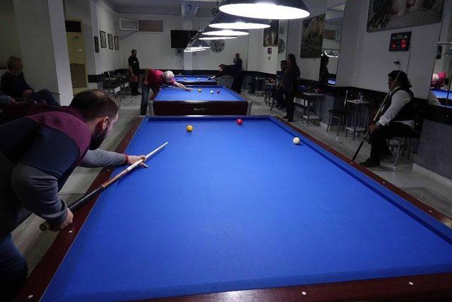 Kuşadası’nda 3 Bant Bilardo Turnuvası Düzenleniyor