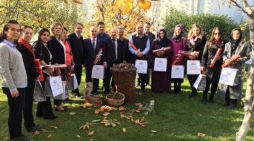 &Ouml;ğretmenler G&uuml;n&uuml;ne Kestane Şekerli Kutlama