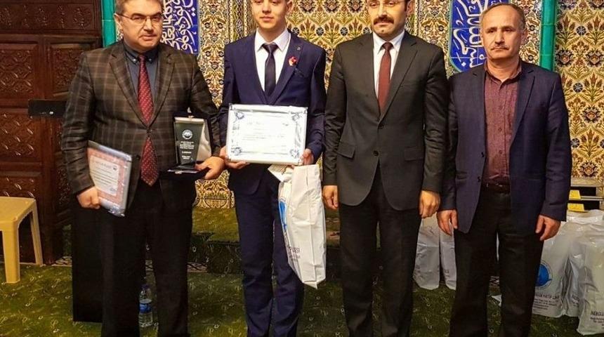 İmam Hatip &Ouml;ğrencisi &lsquo;&rsquo;gen&ccedil; Hatipler Hutbe Okuma &lsquo;&rsquo;yarışmasında Birinci Oldu