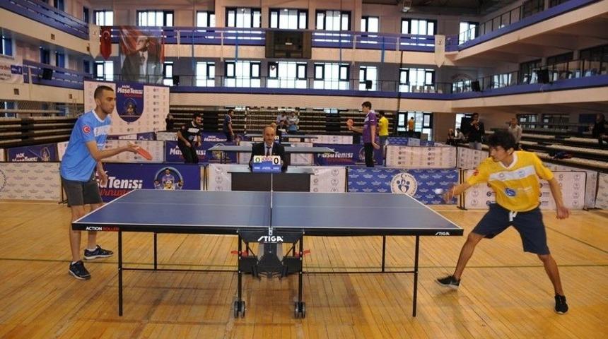 Uluslararası Masa Tenisi Turnuvası&rsquo;nda Dereceye Girenler Kupalarını Aldı