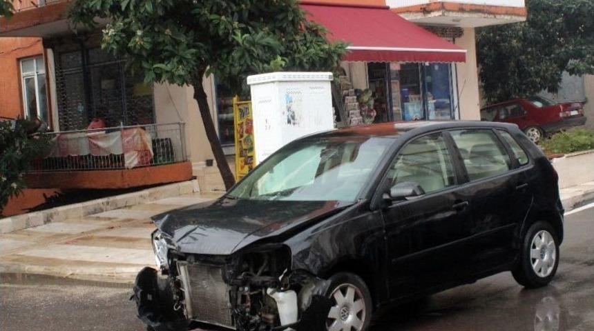 Manavgat&rsquo;ta 3 Aracın Hurdaya D&ouml;nd&uuml;ğ&uuml; Kazada Kimsenin Burnu Bile Kanamadı