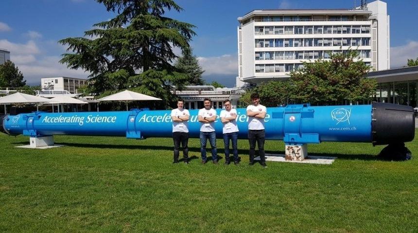 &ldquo;zihin Kontrol&uuml;&rdquo; Projesiyle &Ouml;d&uuml;l Aldılar Cern&rsquo;e Gittiler