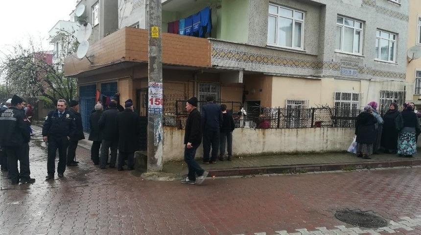 Kocaeli&rsquo;de K&ouml;m&uuml;r Sobasından &Ccedil;ıkan Yangın Paniğe Neden Oldu