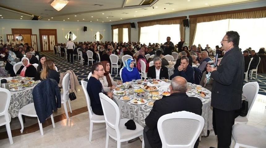 Pazar G&uuml;nlerini İple &Ccedil;ekiyorlar