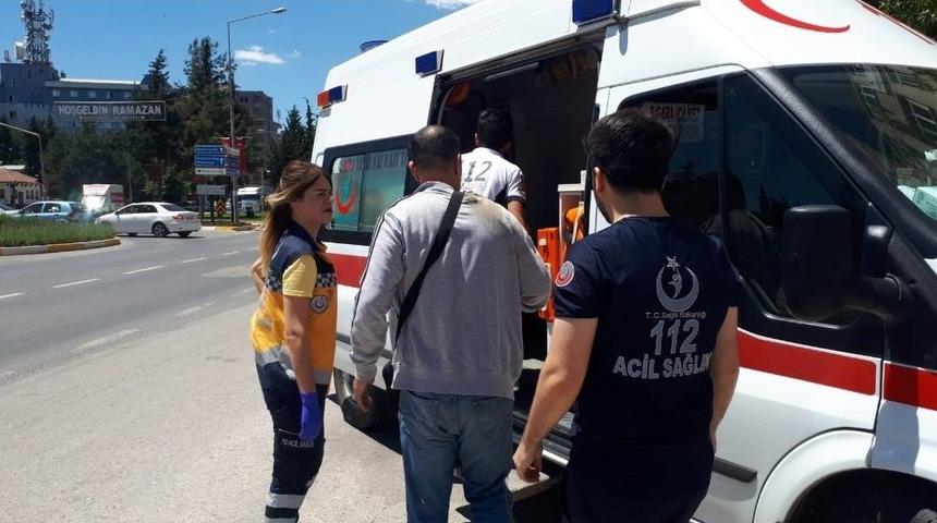 Motosiklet Devirdi: 1 Yaralı