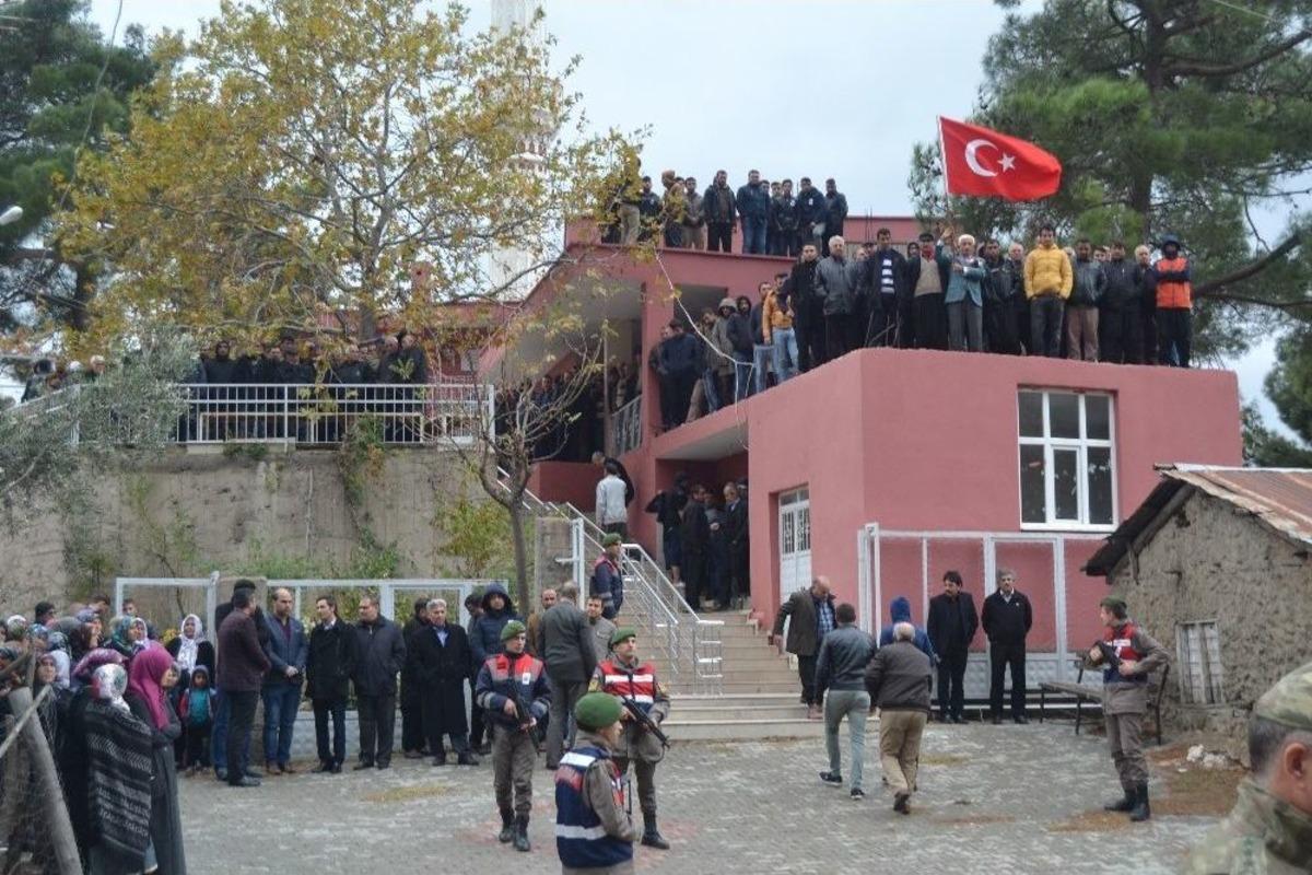 Şehit Piyade Er Demiry&uuml;rek Son Yolculuğuna Uğurlandı