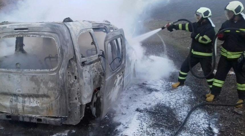Bing&ouml;l&rsquo;de Seyir Halindeki Ara&ccedil; Yandı