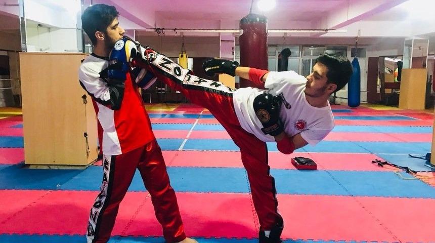 B&uuml;y&uuml;kşehir Sporcusu Kick Boks&rsquo;ta Milli Formayla Yarışacak