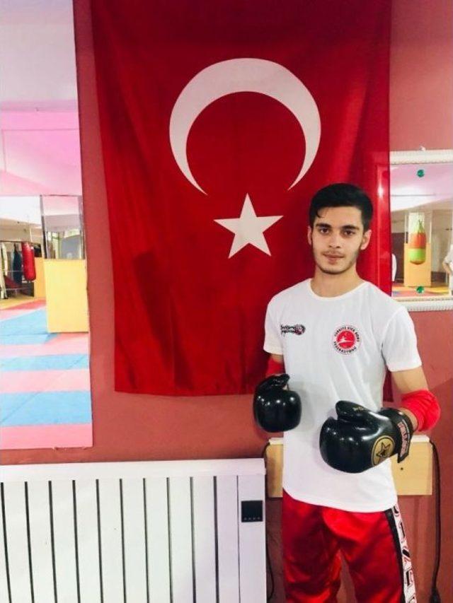 Büyükşehir Sporcusu Kick Boks’ta Milli Formayla Yarışacak