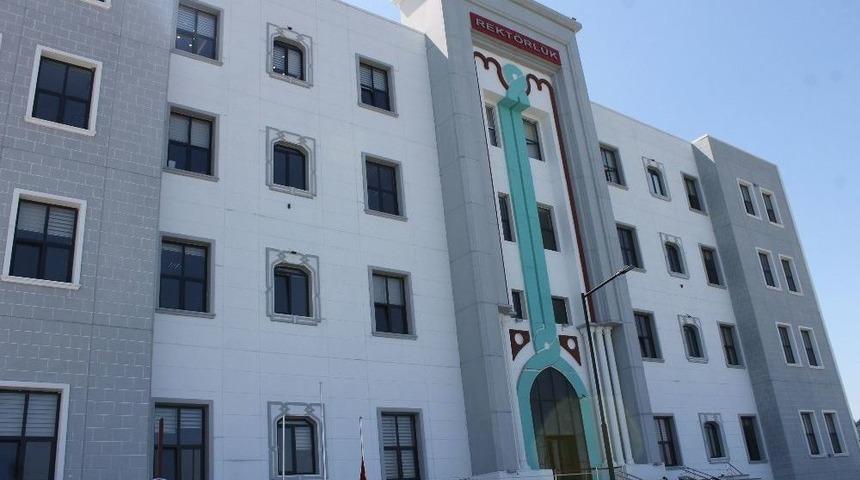 Yalova &Uuml;niversitesi&rsquo;nde Logo Polemiği