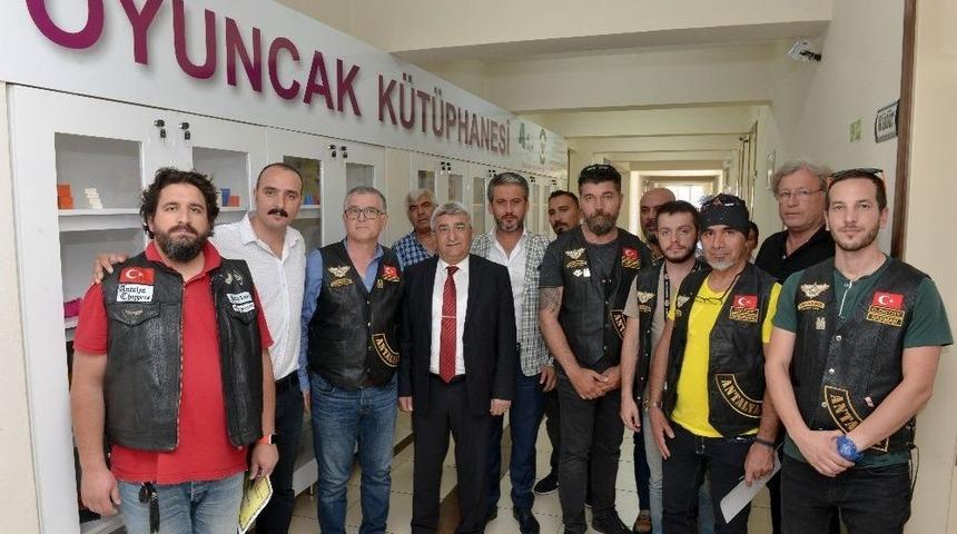 Özel Çocuklar İçin ‘oyuncak Kütüphanesi’