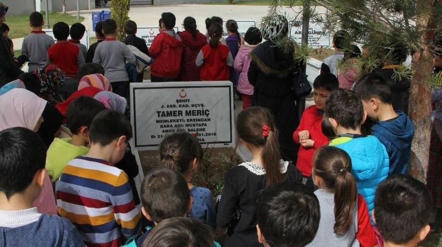 Minik &Ouml;ğrenciler Şehitleri Unutmadı