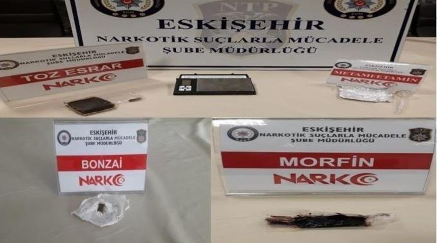 Eskişehir&rsquo;de Uyuşturucu Operasyonu; 9 G&ouml;zaltı