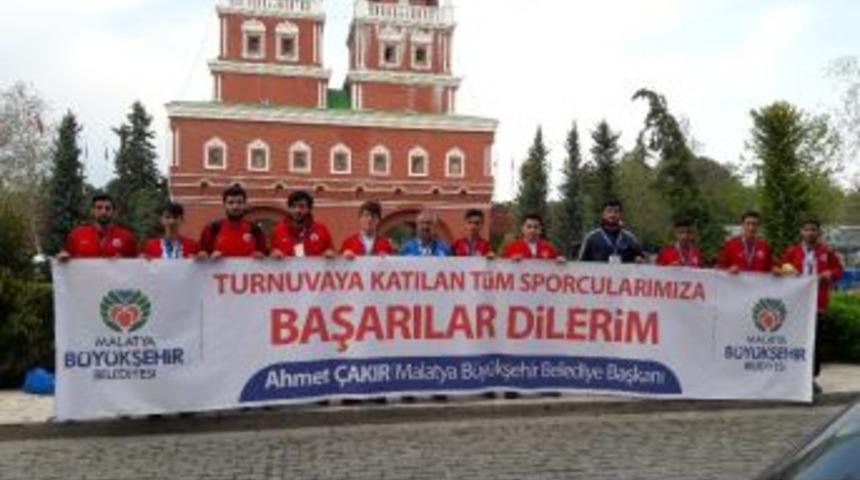 Kick Boksta B&uuml;y&uuml;k Başarı