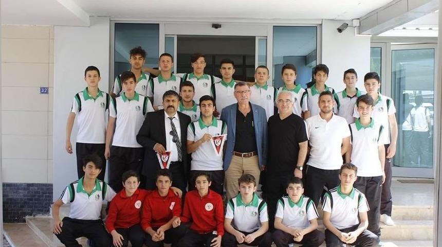 Sakaryaspor U15 Futbol Takımından Başkan Duymuş&rsquo;a Ziyaret