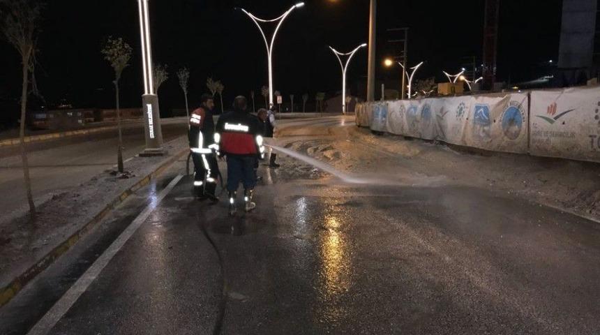 Şırnak&rsquo;ta Cadde Ve Sokaklar Yıkanarak Temizleniyor