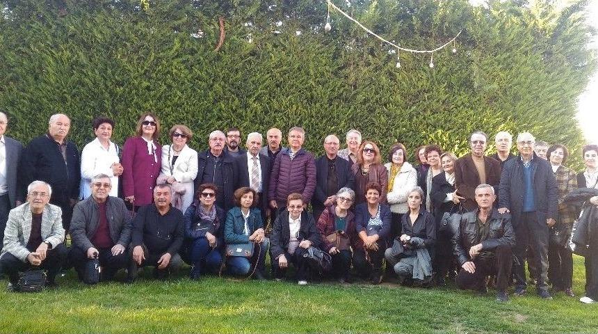 Emekli &Ouml;ğretmenler Yemekte Bir Araya Geldi