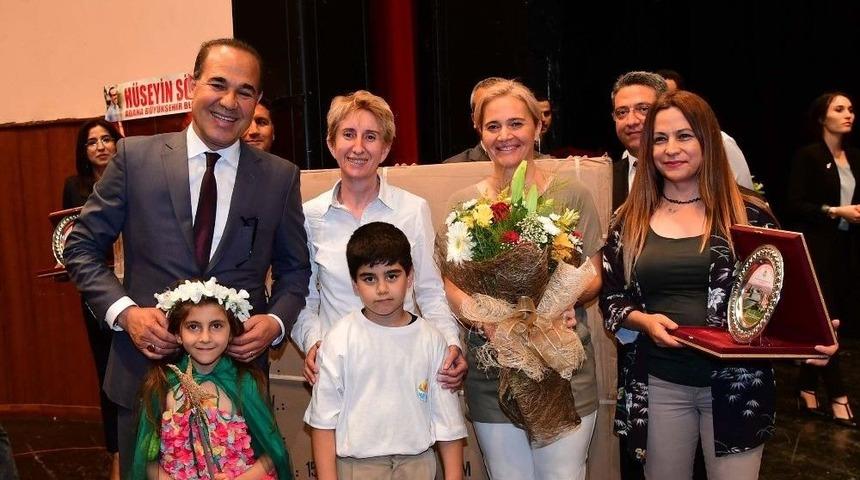 &Ccedil;evreye Duyarlı Gen&ccedil;ler &Ouml;d&uuml;llerini Başkan S&ouml;zl&uuml;&rsquo;den Aldılar