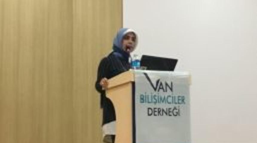 Yy&uuml;&rsquo;de &lsquo;bilişimin İş D&uuml;nyasındaki Yeri&rsquo; Semineri