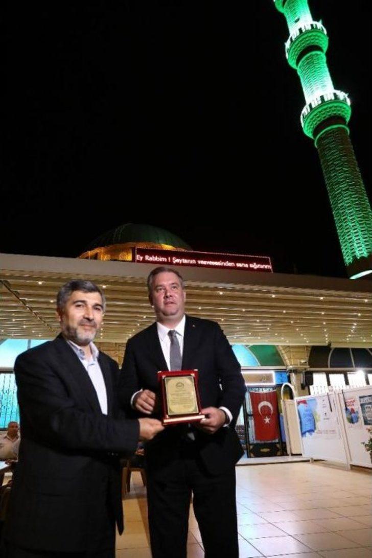 Buca’da Camiler Işıl Işıl G5