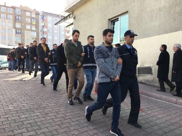 18 İlde Düzenlenen Fetö Operasyonunda Gözaltına Alınanlar Adliyeye Sevk Edildi