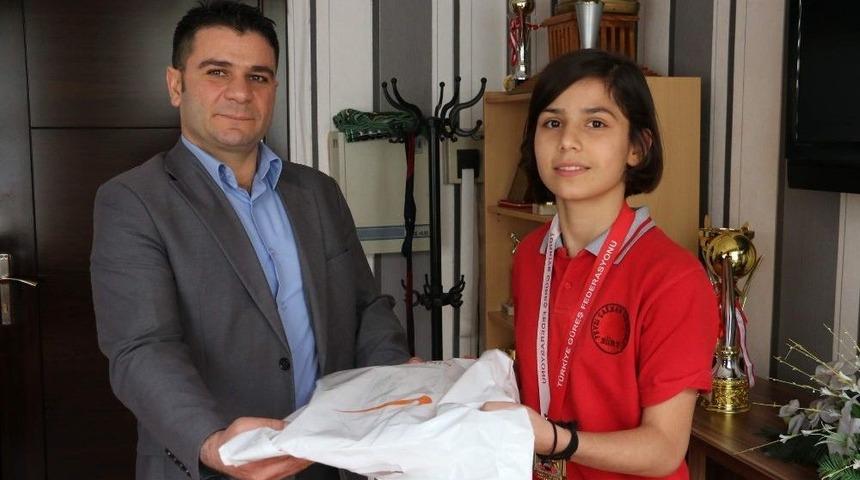 T&uuml;rkiye Şampiyonuna &Ouml;d&uuml;l