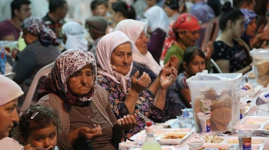 İlk İftar &Ccedil;&ouml;mlek&ccedil;i&rsquo;de Yapıldı