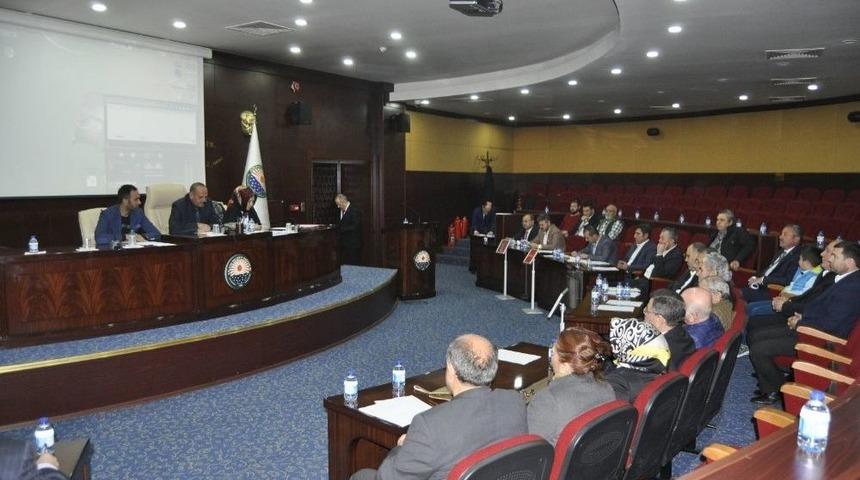 G&ouml;lbaşı Belediye Meclisi Olağan&uuml;st&uuml; Toplandı