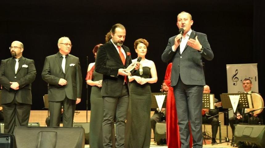 Biga&rsquo;da &rsquo;nağmelerle M&uuml;nir Nurettin Sel&ccedil;uk&rsquo; Konseri