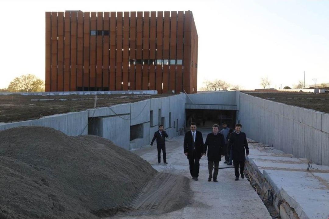 Vali Tavlı, Troya M&uuml;ze İnşaatında İncelemelerde Bulundu